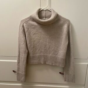 100% Merino Wool Cropped Turtleneck Sweater - Pale Gray/Cream